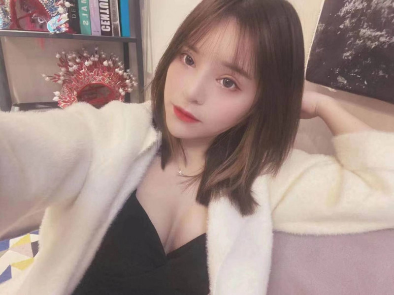 清纯可爱小妹